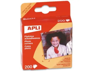 APLI  FIJAFOTOS PACK DE 200 UNIDADES AUTOADHESIVOS 18 X 17 MM - SOLAPA TRIANGULAR PARA CANTOS DE LAS FOTOS - FACIL ADHERENCIA AL PAPEL