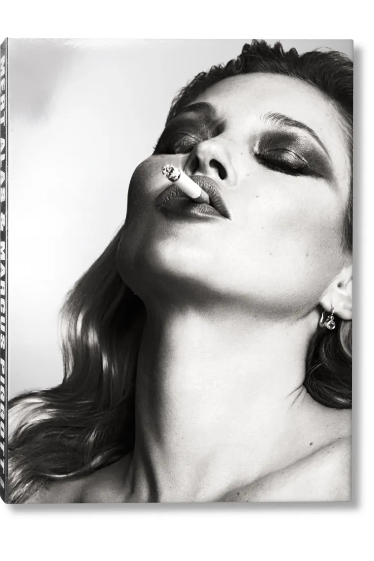Mert Alas and Marcus Piggott (Inglés)